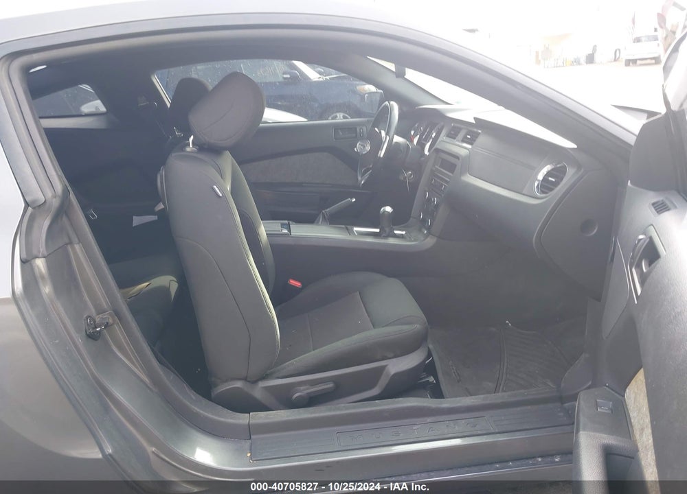 2014 FORD MUSTANG V6 VIN: 1ZVBP8AMXE5269554