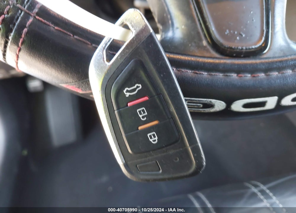 2019 CHRYSLER 300 VIN: 2C3CCABG0KH601223