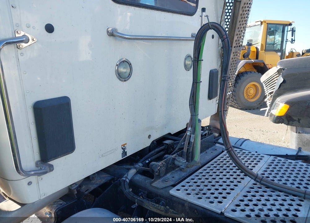 2020 KENWORTH T880 VIN: 1XKZDP9X0LJ429341