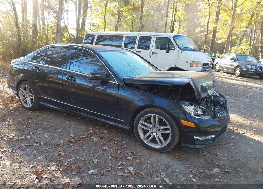 2013 MERCEDES-BENZ C 250 LUXURY/SPORT VIN: WDDGF4HB5DA804083