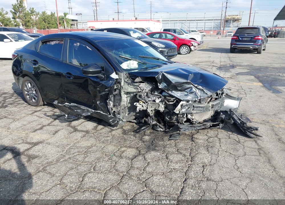 2019 TOYOTA YARIS LE VIN: 3MYDLBYV4KY516506
