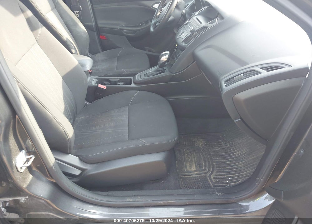 2015 FORD FOCUS SE VIN: 1FADP3K21FL293322