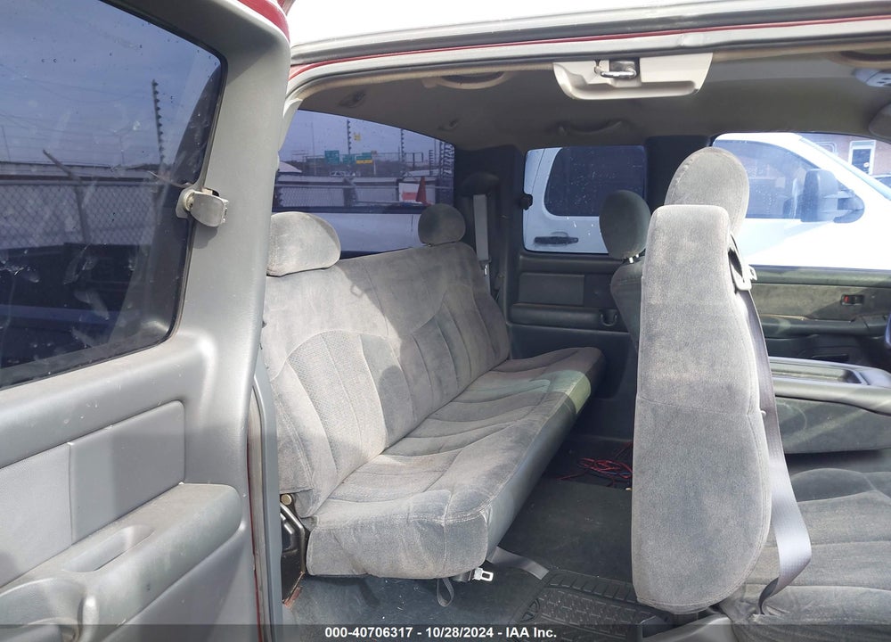 2000 CHEVROLET SILVERADO 1500 LS VIN: 2GCEC19T4Y1230849