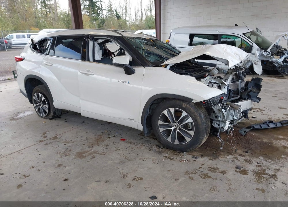 2020 TOYOTA HIGHLANDER HYBRID XLE VIN: 5TDGBRCH4LS501408
