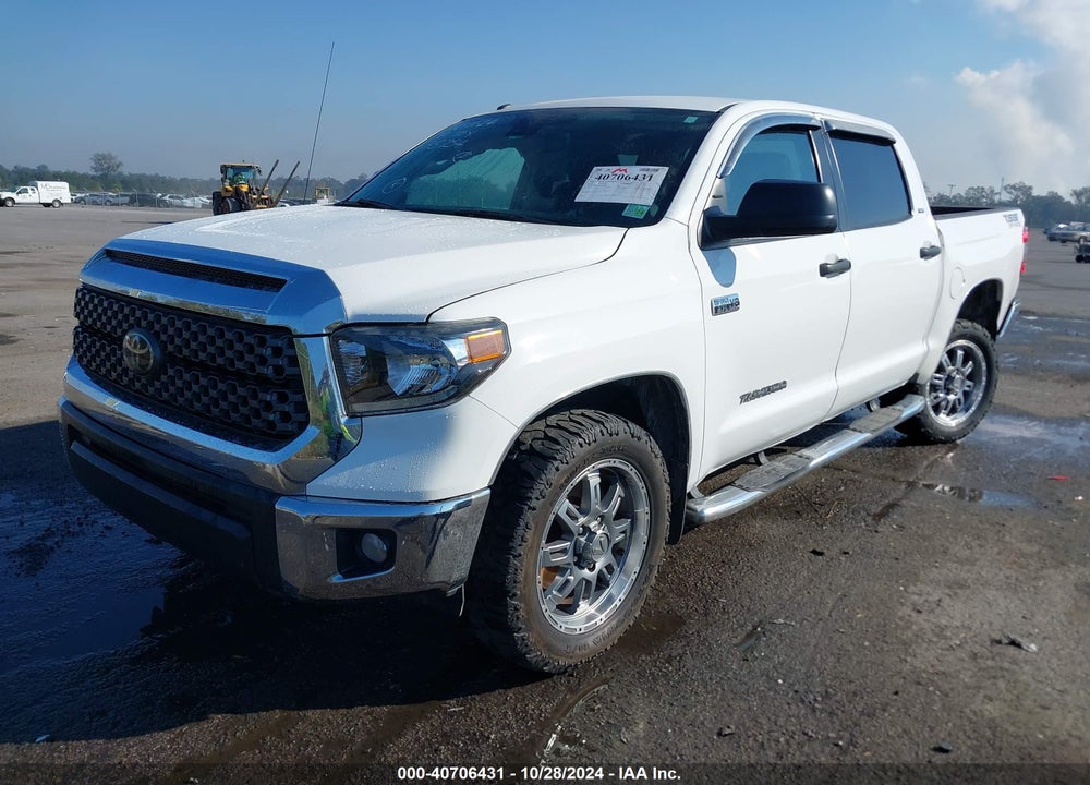 2018 TOYOTA TUNDRA SR5 5.7L V8 VIN: 5TFDW5F18JX695754