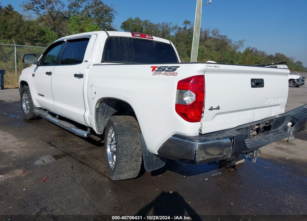 2018 TOYOTA TUNDRA SR5 5.7L V8 VIN: 5TFDW5F18JX695754