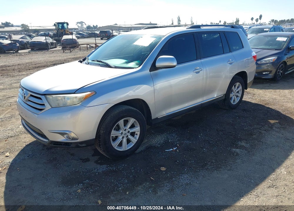 2011 TOYOTA HIGHLANDER BASE V6 VIN: 5TDZK3EH6BS040696