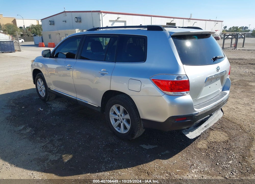 2011 TOYOTA HIGHLANDER BASE V6 VIN: 5TDZK3EH6BS040696