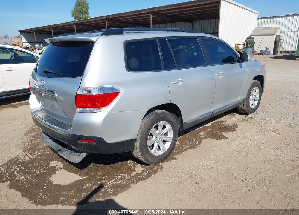 2011 TOYOTA HIGHLANDER BASE V6 VIN: 5TDZK3EH6BS040696
