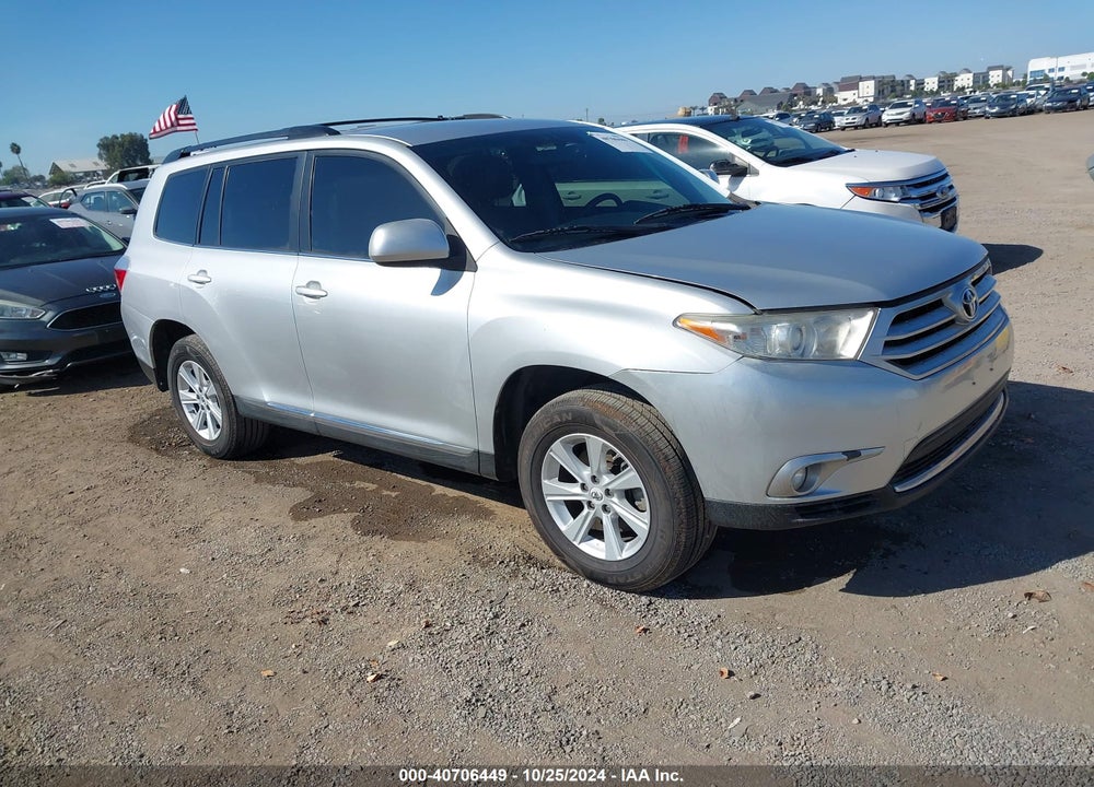 2011 TOYOTA HIGHLANDER BASE V6 VIN: 5TDZK3EH6BS040696