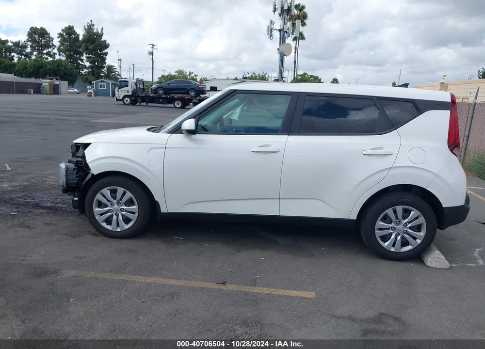 2020 KIA SOUL LX VIN: KNDJ23AU5L7718270