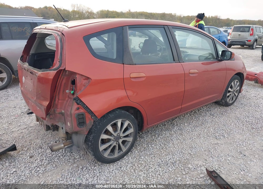2012 HONDA FIT VIN: JHMGE8H57CC006278