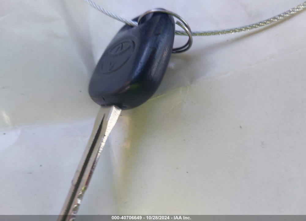 2006 TOYOTA COROLLA CE/LE VIN: JTDBR32E160070026