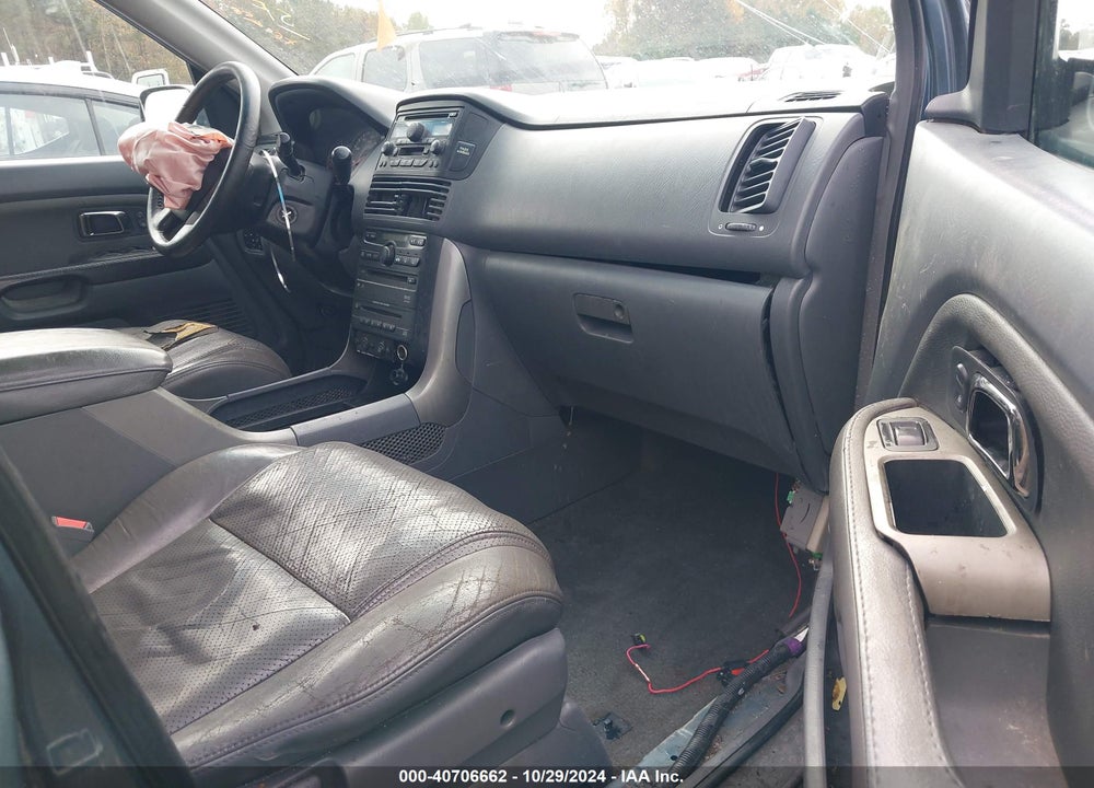 2005 HONDA PILOT EX-L VIN: 5FNYF18605B016207