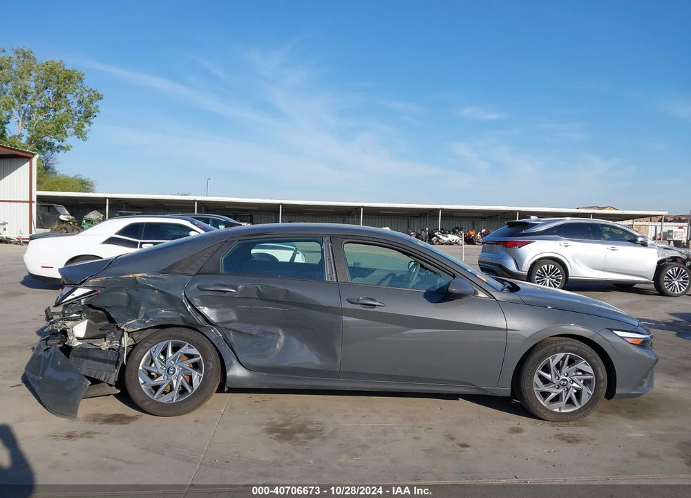 2024 HYUNDAI ELANTRA SEL VIN: KMHLM4DG3RU784806