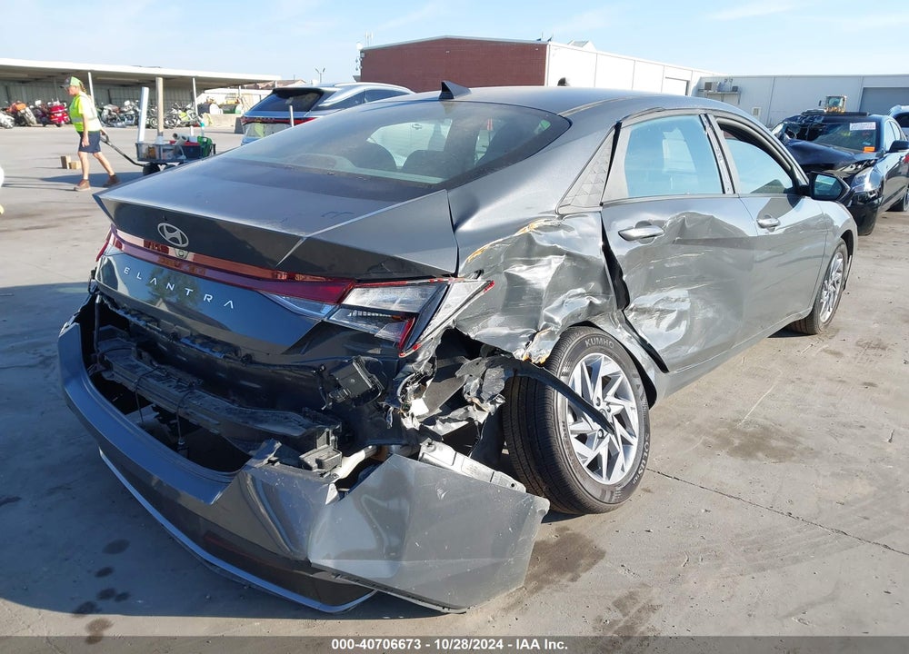 2024 HYUNDAI ELANTRA SEL VIN: KMHLM4DG3RU784806