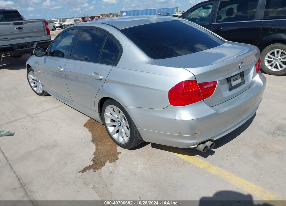 2011 BMW 328 XI VIN: WBAPK7G50BNN85197