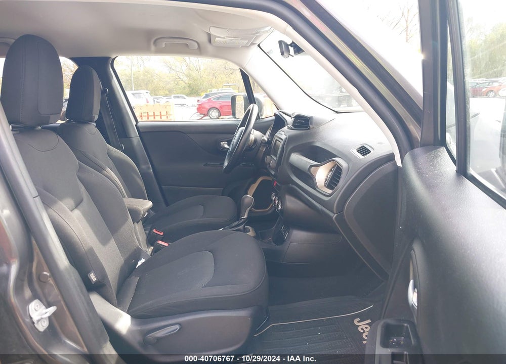 2016 JEEP RENEGADE LATITUDE VIN: ZACCJABT4GPE16354