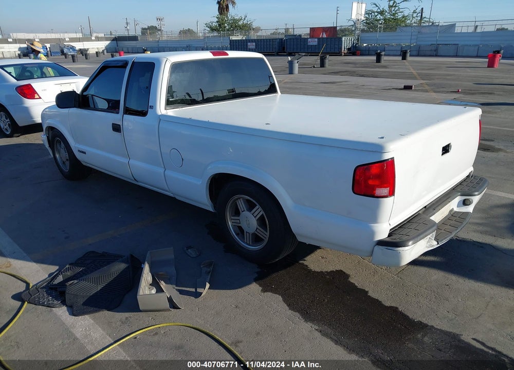 1999 CHEVROLET S-10 LS VIN: 1GCCS19X0X8117554