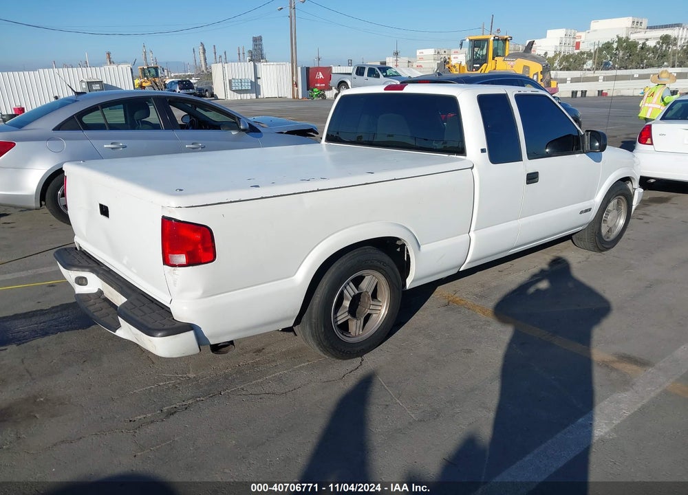 1999 CHEVROLET S-10 LS VIN: 1GCCS19X0X8117554