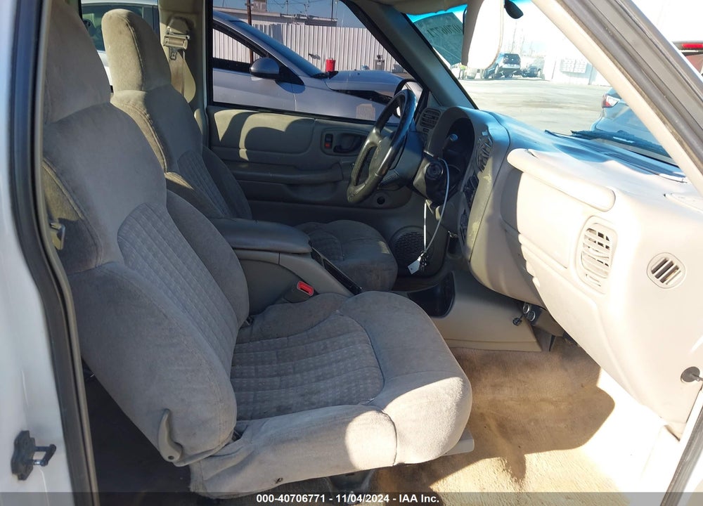 1999 CHEVROLET S-10 LS VIN: 1GCCS19X0X8117554