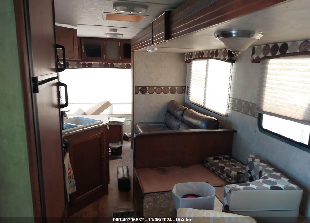 2015 PASSPORT 2890RL VIN: 4YDT2892XFT413042