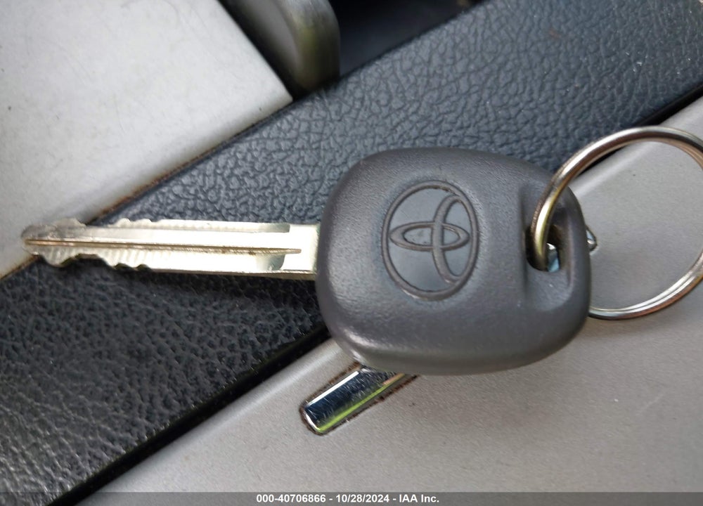 2011 TOYOTA CAMRY SE VIN: 4T1BF3EK8BU762549