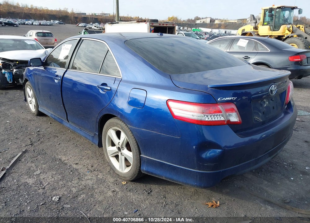2011 TOYOTA CAMRY SE VIN: 4T1BF3EK8BU762549