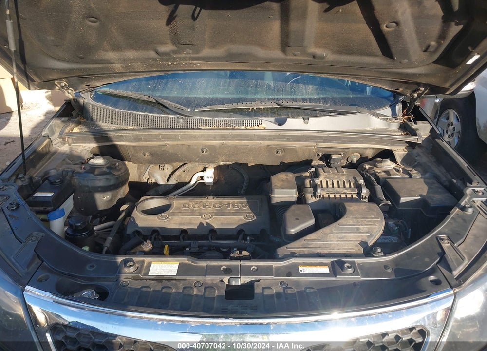 2011 KIA SORENTO LX VIN: 5XYKT4A16BG044077