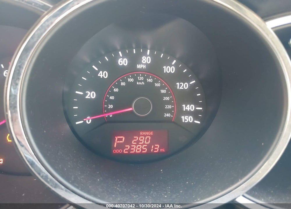 2011 KIA SORENTO LX VIN: 5XYKT4A16BG044077