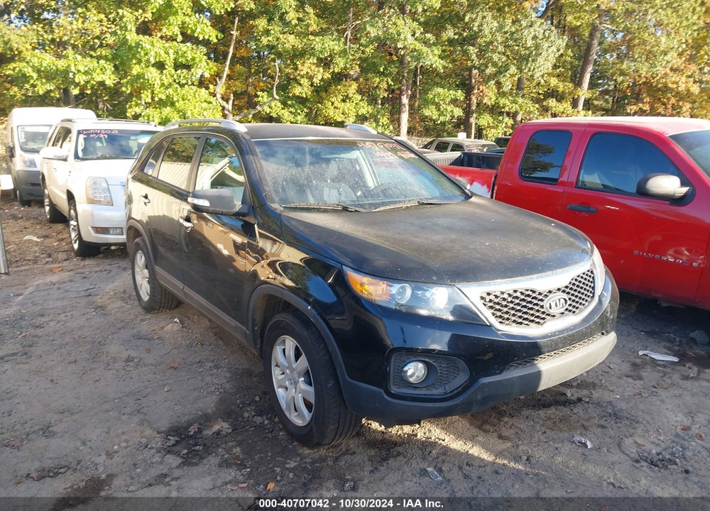 2011 KIA SORENTO LX VIN: 5XYKT4A16BG044077