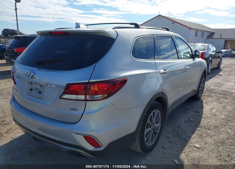 2017 HYUNDAI SANTA FE SE VIN: KM8SMDHF1HU174494