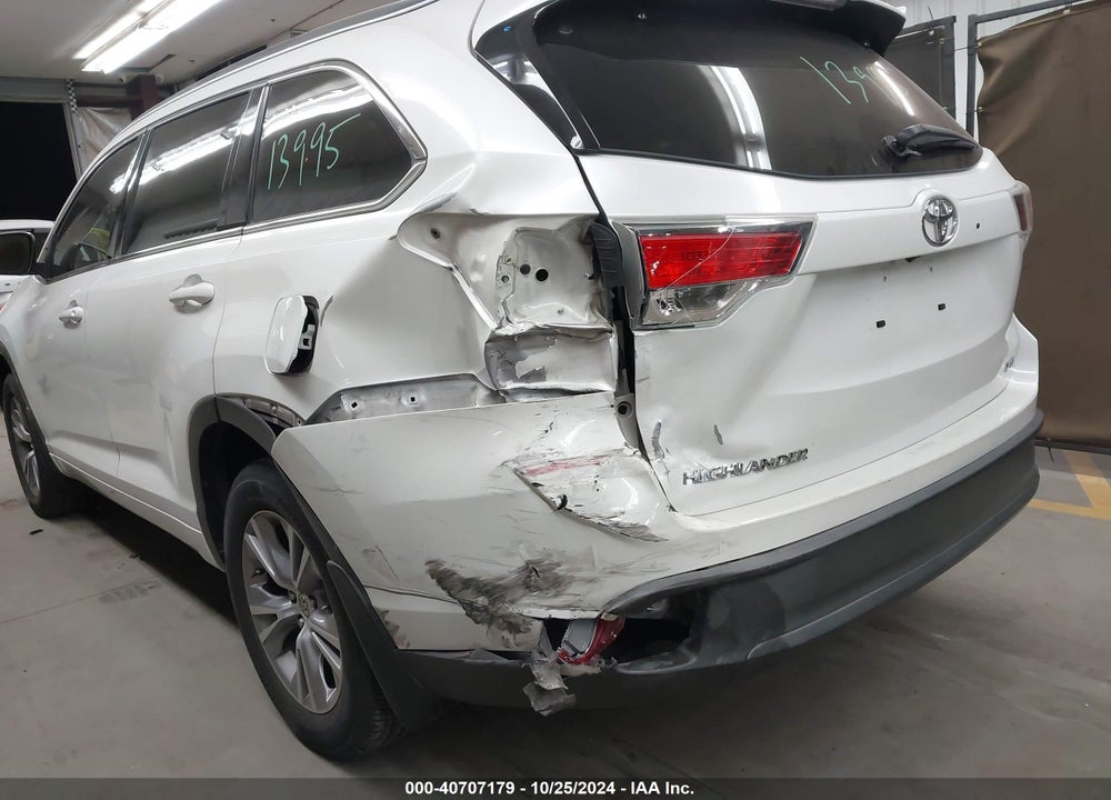2015 TOYOTA HIGHLANDER XLE V6 VIN: 5TDKKRFH8FS072297