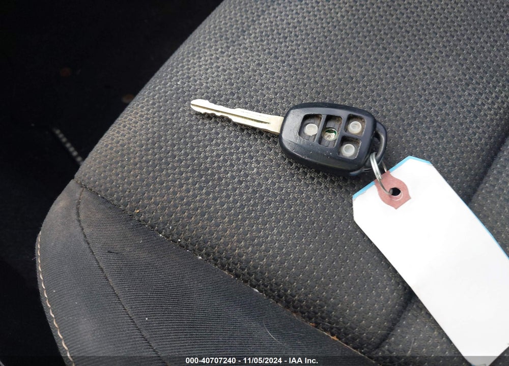 2017 TOYOTA RAV4 XLE VIN: JTMWFREV9HD097026