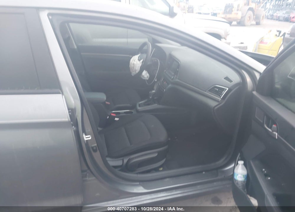 2018 HYUNDAI ELANTRA SE VIN: 5NPD74LF5JH392773