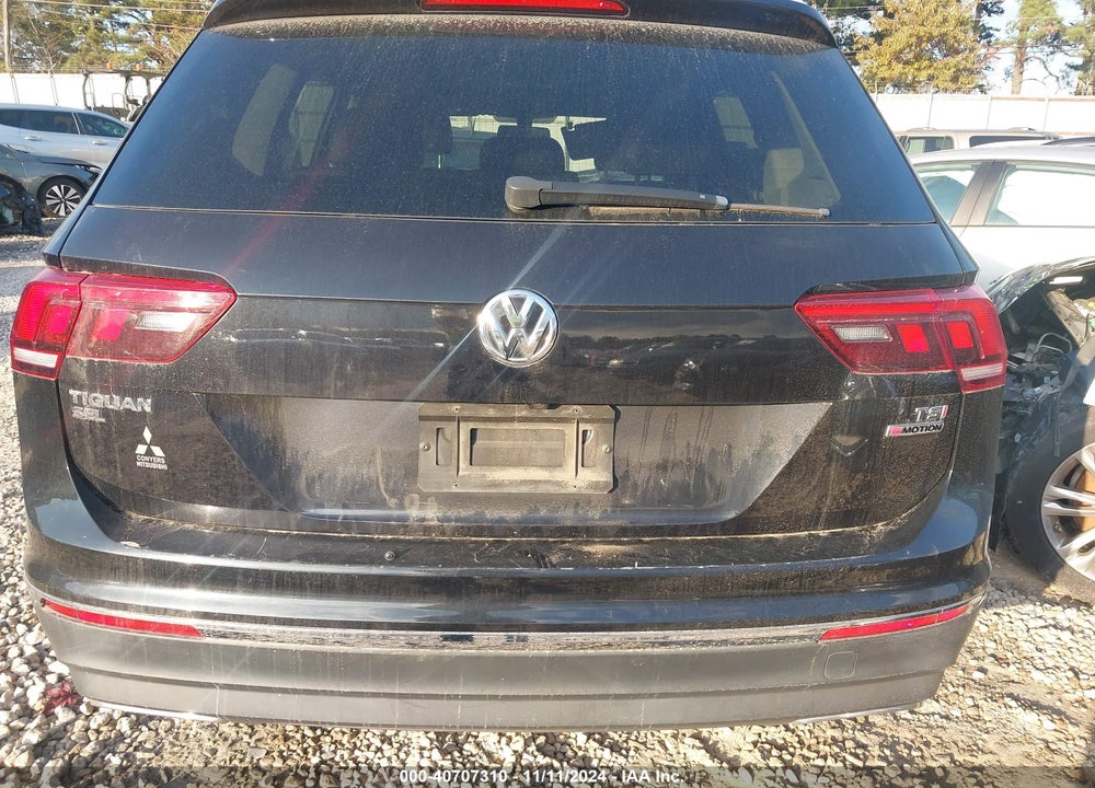 2018 VOLKSWAGEN TIGUAN SE/SEL VIN: 3VV2B7AX1JM067505