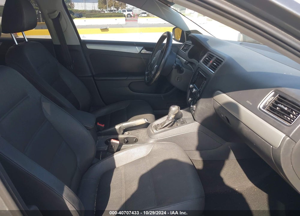 2012 VOLKSWAGEN JETTA 2.5L SEL VIN: 3VWLP7AJ1CM361339