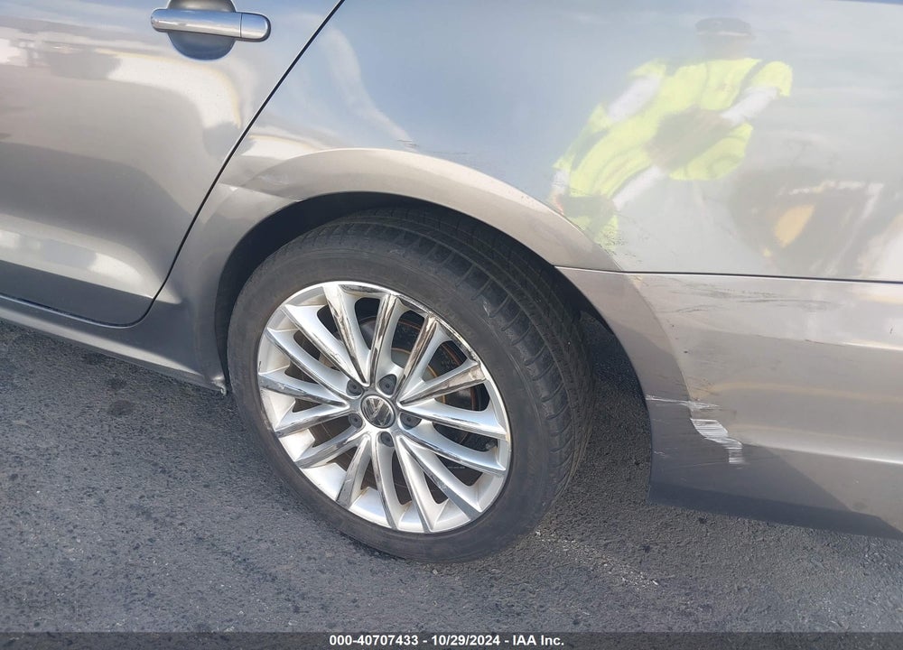 2012 VOLKSWAGEN JETTA 2.5L SEL VIN: 3VWLP7AJ1CM361339