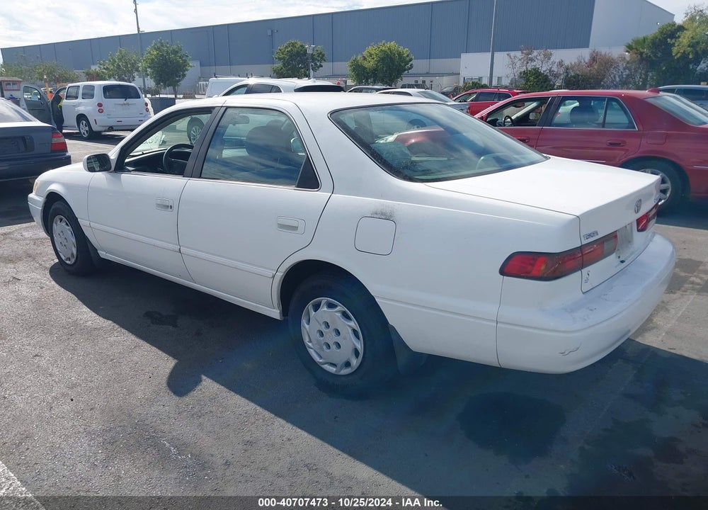 1998 TOYOTA CAMRY LE VIN: JT2BG22K6W0235650