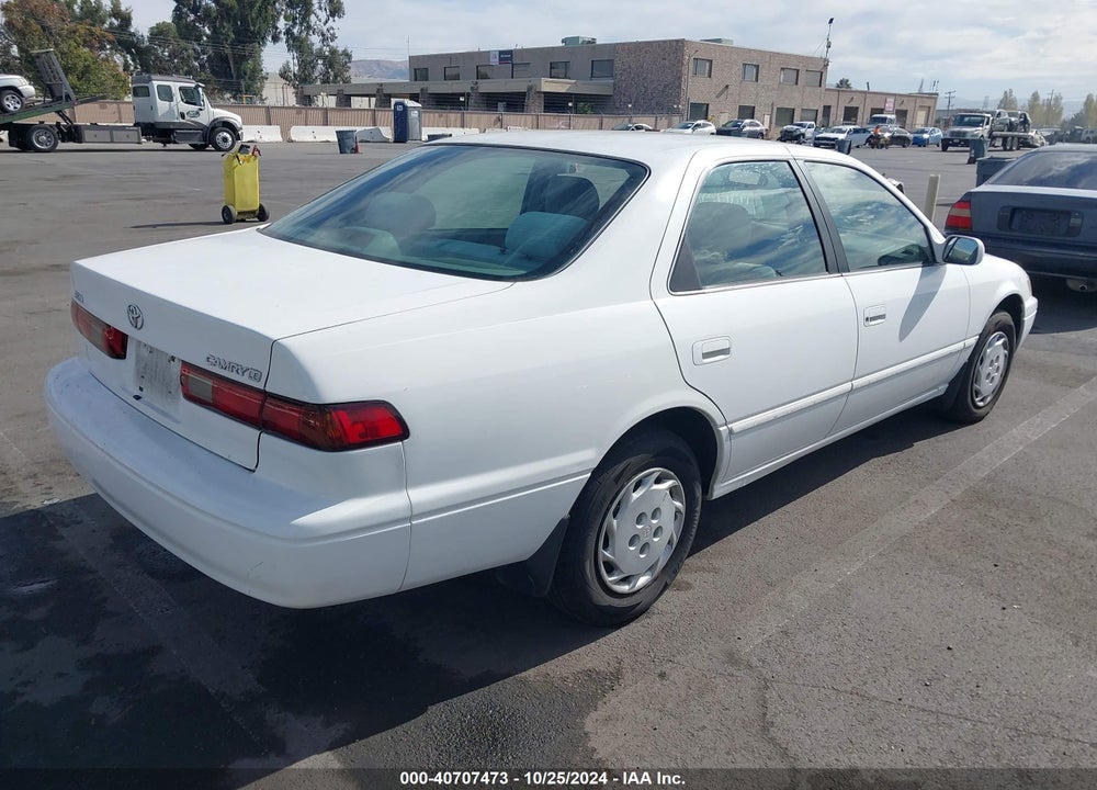 1998 TOYOTA CAMRY LE VIN: JT2BG22K6W0235650