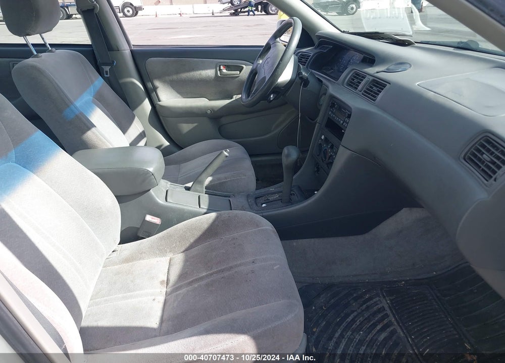 1998 TOYOTA CAMRY LE VIN: JT2BG22K6W0235650