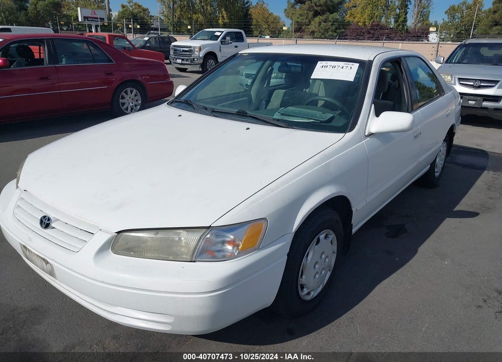 1998 TOYOTA CAMRY LE VIN: JT2BG22K6W0235650