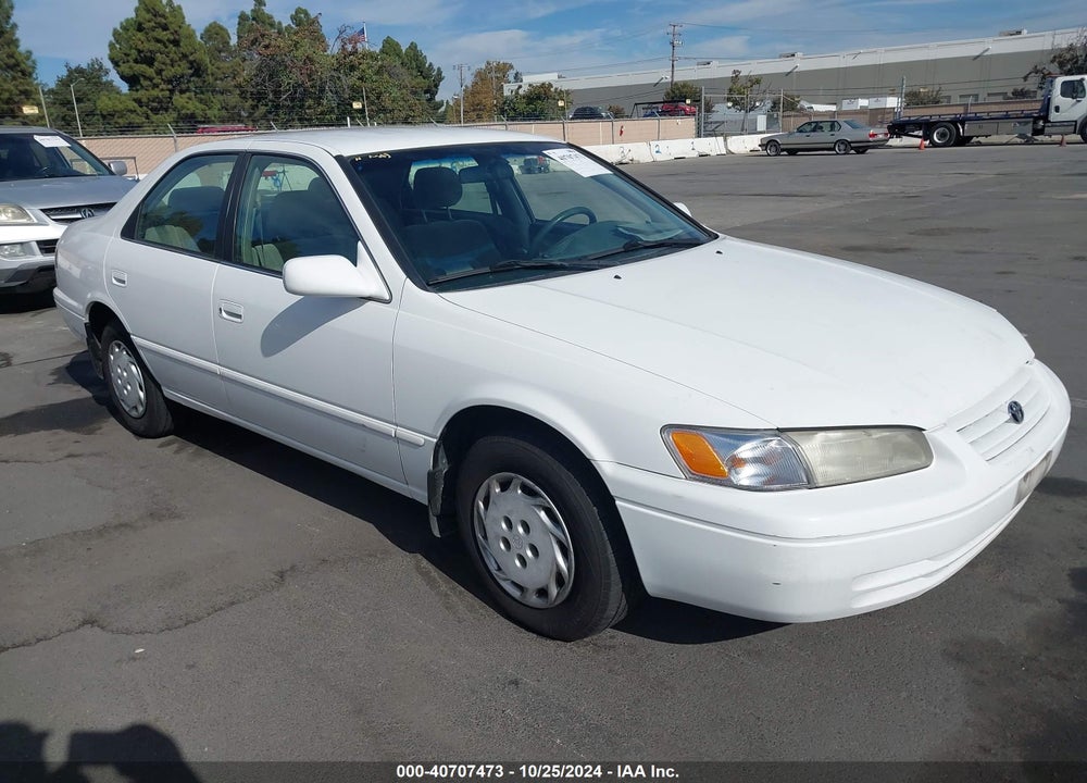 1998 TOYOTA CAMRY LE VIN: JT2BG22K6W0235650