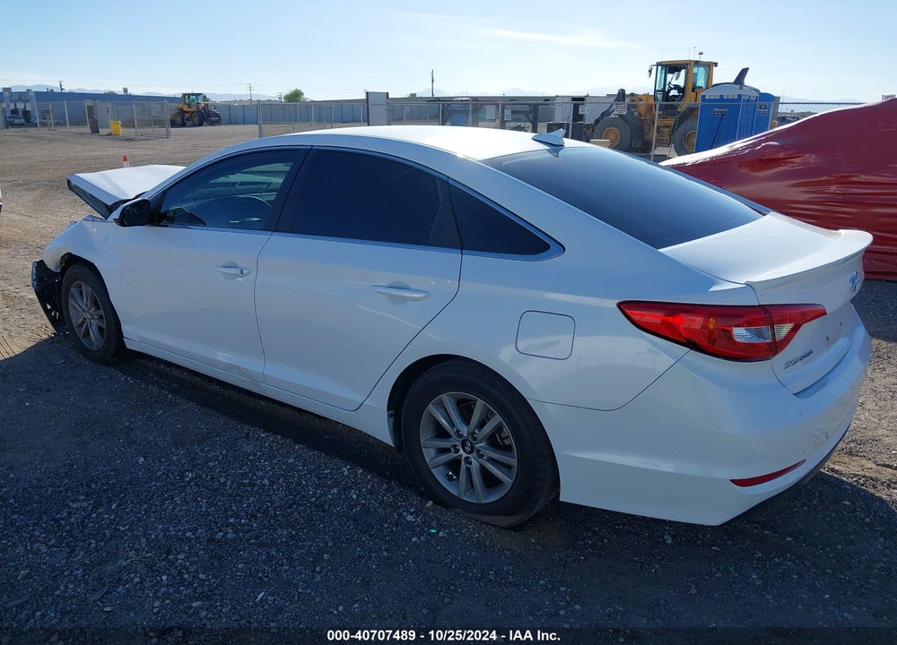 2015 HYUNDAI SONATA SE VIN: 5NPE24AF6FH123291
