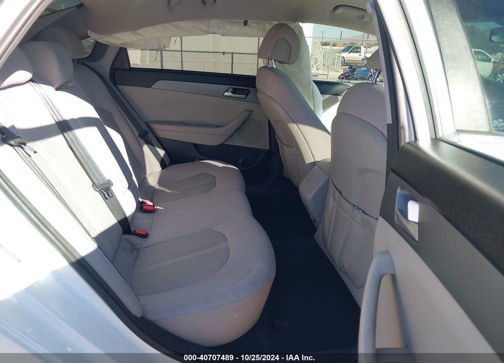 2015 HYUNDAI SONATA SE VIN: 5NPE24AF6FH123291