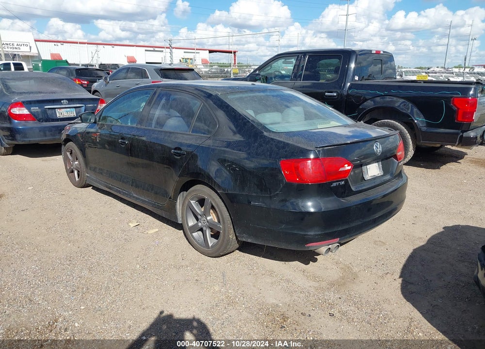 2011 VOLKSWAGEN JETTA 2.5L SE VIN: 3VWDX7AJ4BM320450