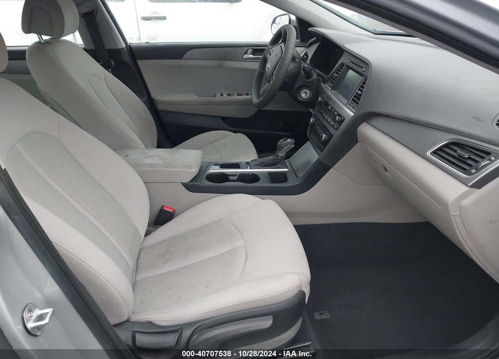 2016 HYUNDAI SONATA SE VIN: 5NPE24AF2GH373127