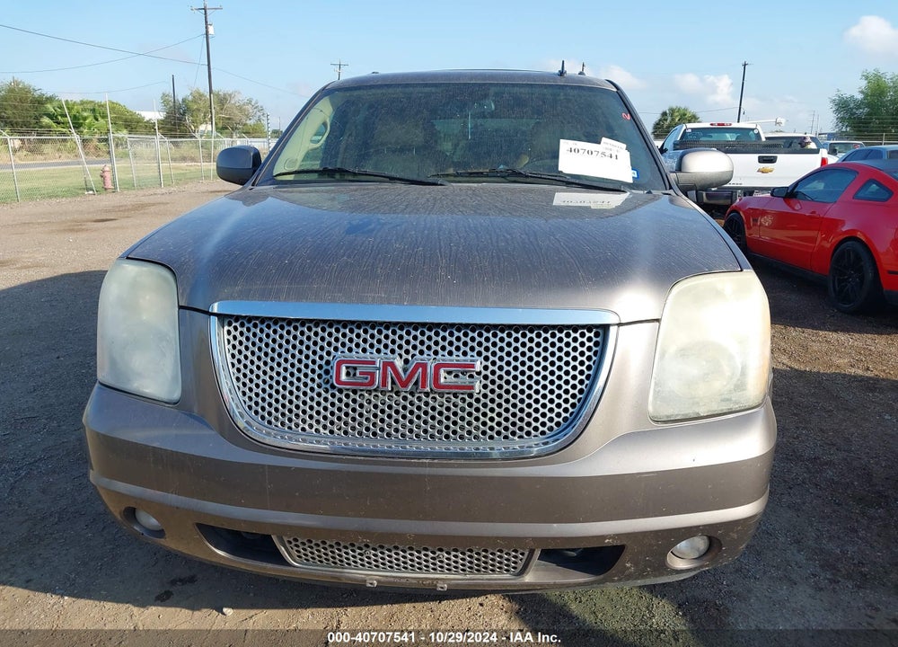 2011 GMC YUKON DENALI VIN: 1GKS1EEF2BR178303