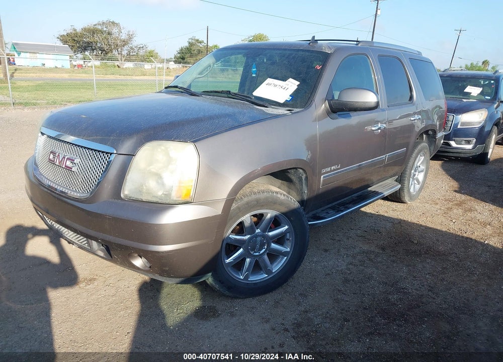 2011 GMC YUKON DENALI VIN: 1GKS1EEF2BR178303