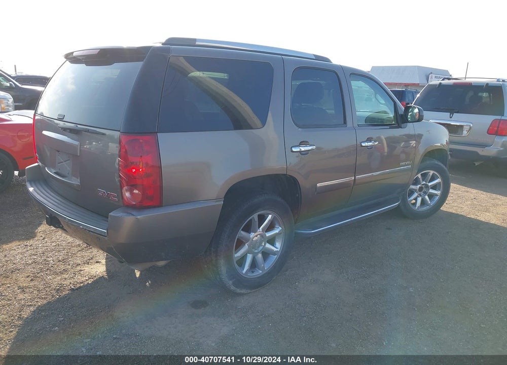 2011 GMC YUKON DENALI VIN: 1GKS1EEF2BR178303